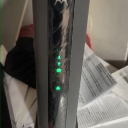 Selling Motorola MG7700 Modem WiFi Router Combo 