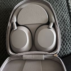 Sony WH-1000XM5 Wireless Headphones