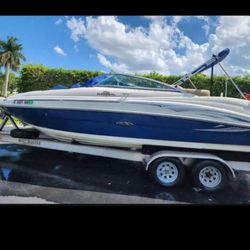 Searay Sundeck 220