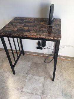 Faux marble counter height kitchen / bar table
