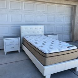 Twin Platform Bed W/ Mattress & Nightstands! 