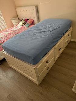 Bed & Mattress With Drawers