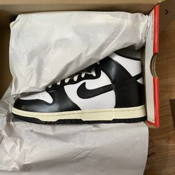 Nike Dunk High - Vintage Black Sz W7.5