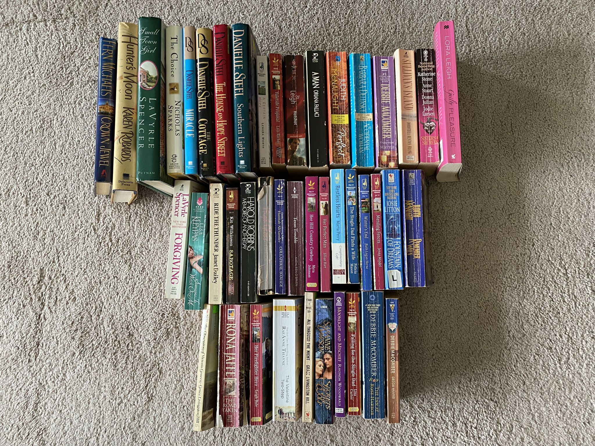 Book collection of lot of 57 romance and love inspired novels.  Danielle Steele, Debbie Macomber, LaVyrle Spencer, Janet Daily, Nicholas Sparks, many 