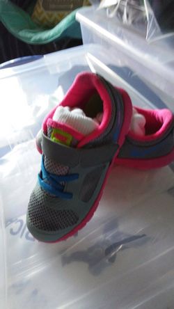 Girl's Nike SIZE 10 kids