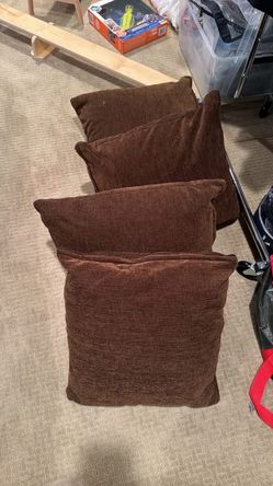 Gifting Set of 4 Brown Chenille Throw Pillows