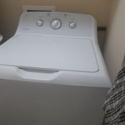 Washer & Dryer For Sale. Hot Point 27inch Wide