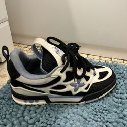 Lv Skates Size 10