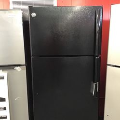 GE 17 Cu Ft Top And Bottom Fridge. 1 year Warranty 