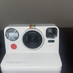 Polaroid Now 