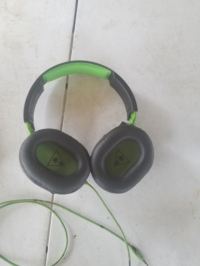 - Turtle Beach Recon 70x Gaming Headset