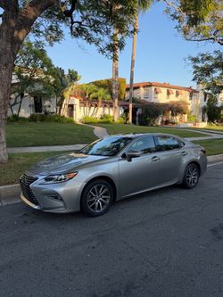 2017 Lexus ES 300h