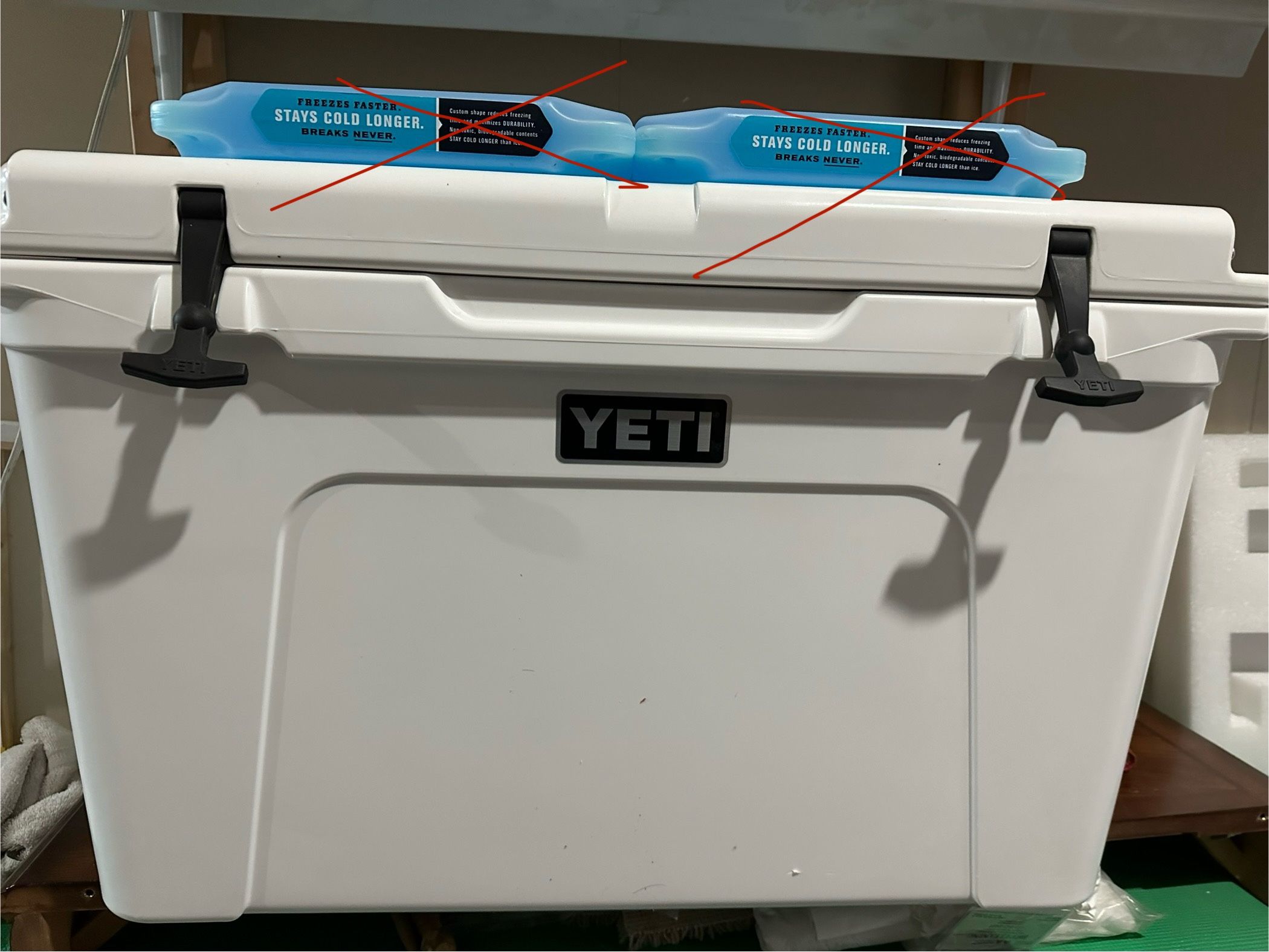 YETI TUNDRA 105 HARD COOLER