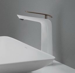 Set of two white and chrome faucets very high-quality get it at half price