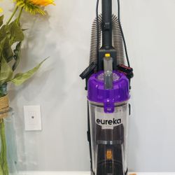 Eureka NEU182B PowerSpeed ​​Upright Vacuum