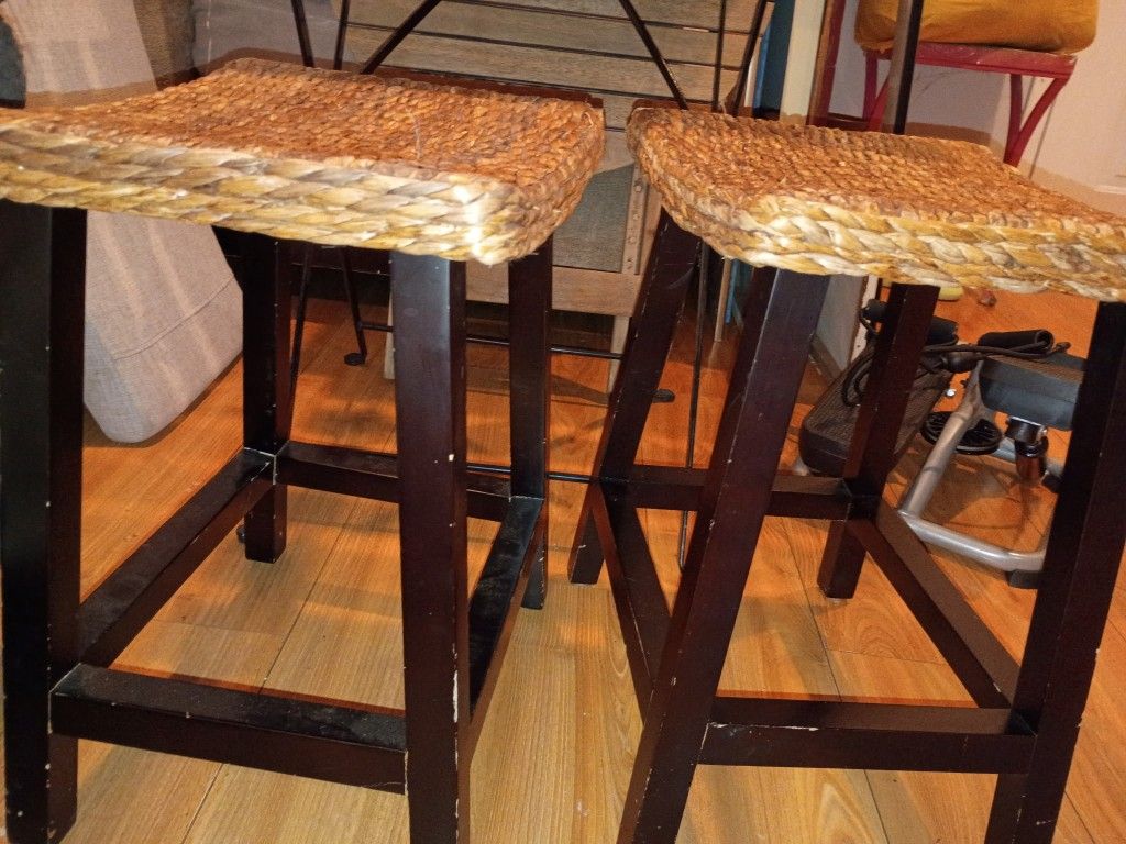 Short Bar Stools