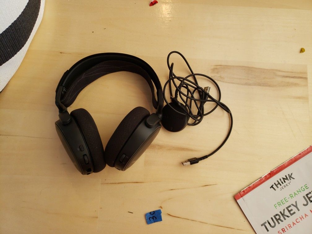 Wireless Arctis Steelseries Headphones
