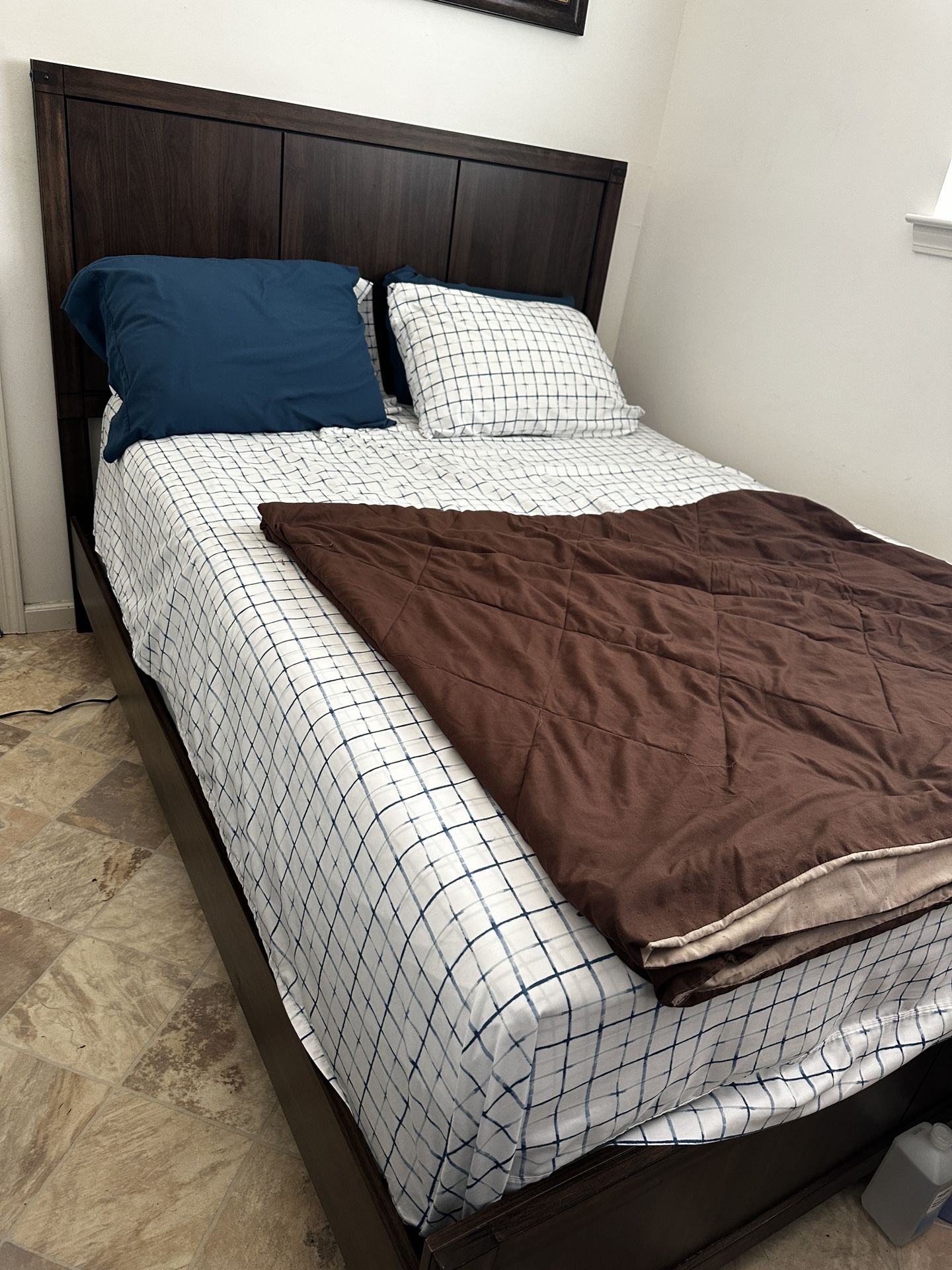 Queen Bed