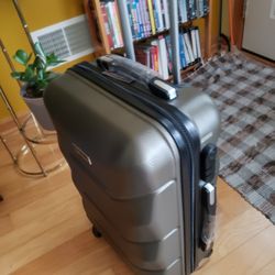 New Carry On, 21"