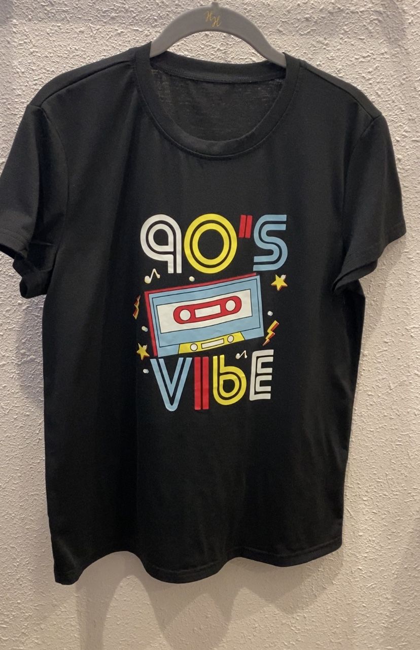 Women’s Size Large 90s Vibe Graphic Tee