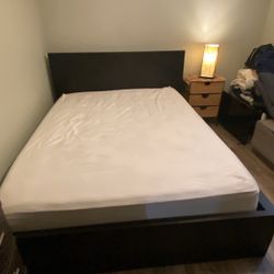 Pottery Barn Platform Queen Bed 