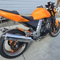 Kawasaki Z1000 