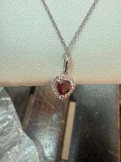 White Gold Garnet 1.5ct diamond necklace