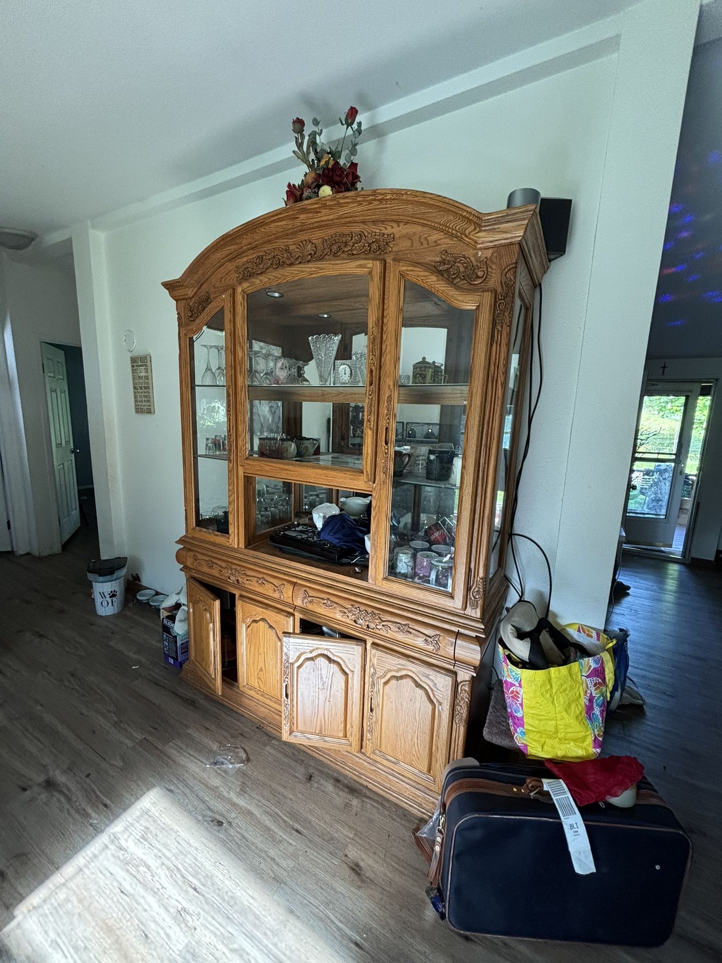 Big Shelf And Cabinet For Cups