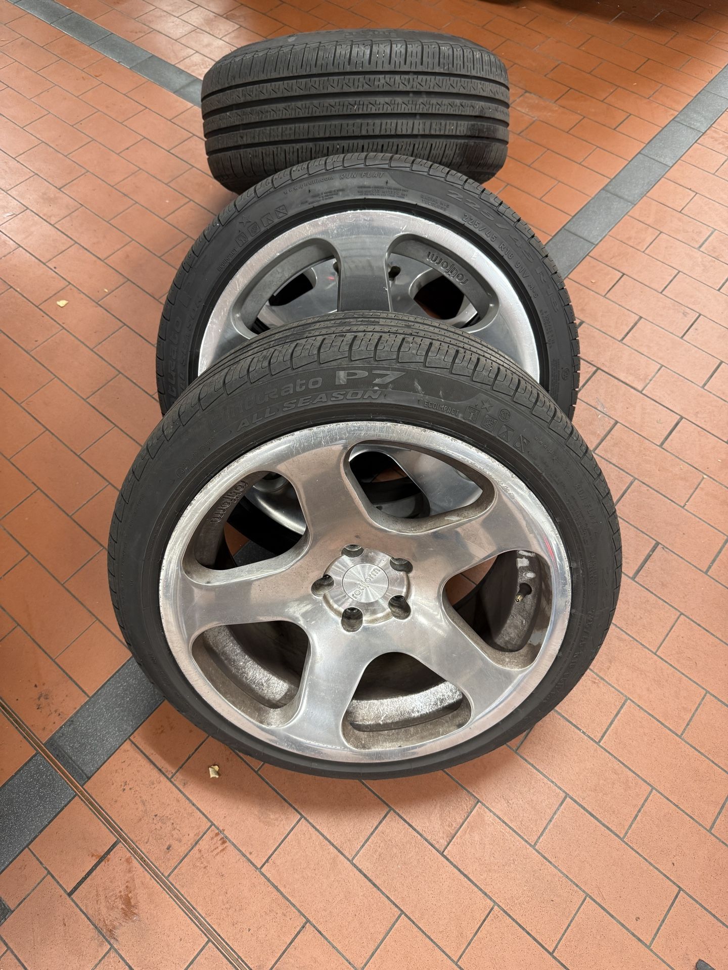 Rotiform NUE 18x9.5 +35 5x114.3 (Discontinued)