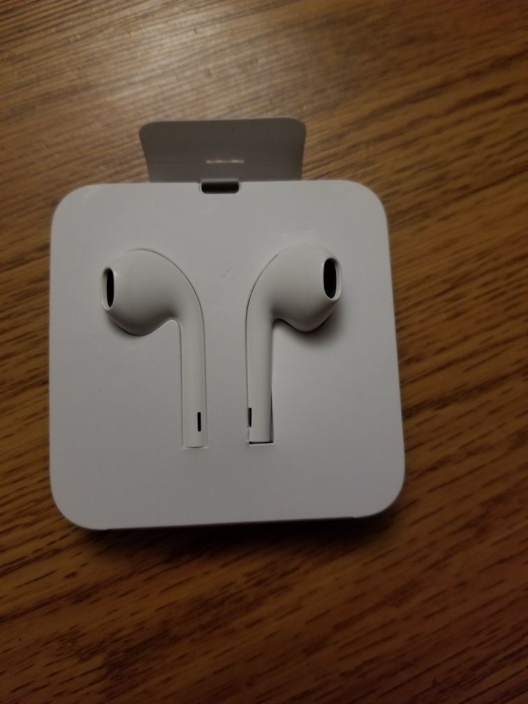 iPhone 11 Earbuds