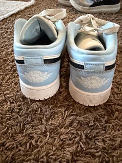 Air Jordan’s NIKE big boys size 4