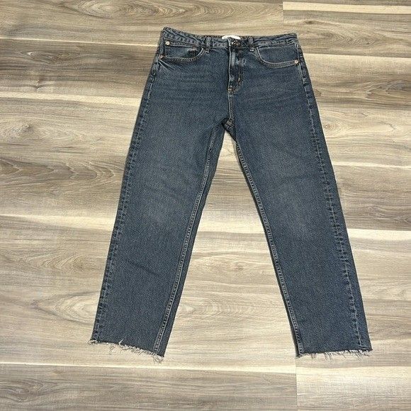 Zara blue denim cropped jeans size 10