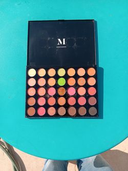 Morphe 35 ct. eyeshadow palette 