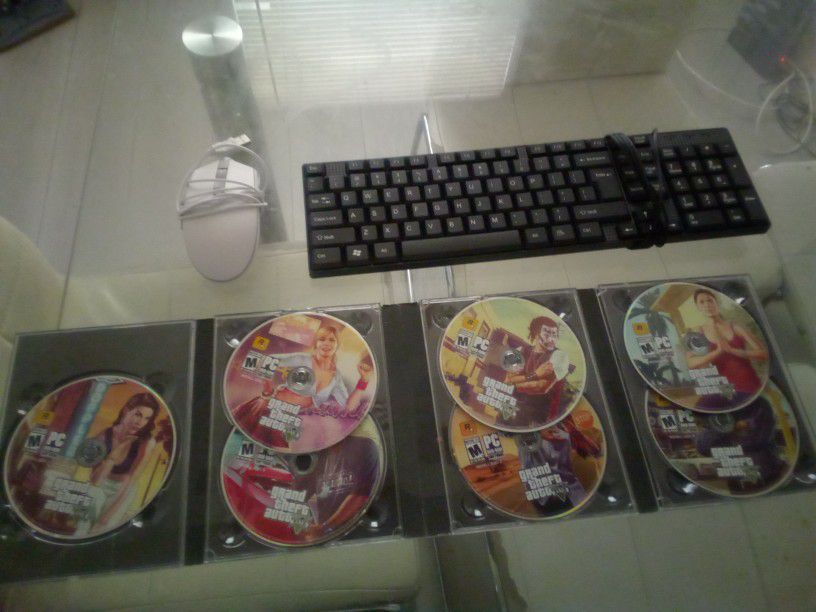 PC Disc For GTA And A Mouse That Lights Up  Keyboard