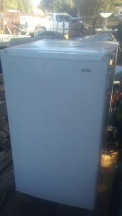 Kenmore mini fridge super clean condition first $65 takes this one
