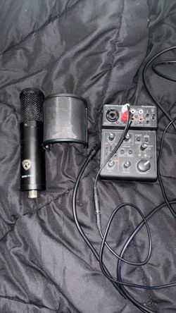 Rockville RCM Pro Studio Microphone WITH mixer and interface! (BRAND NEW)