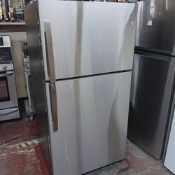 GE Top  Freezer Refrigerator 32.75"width