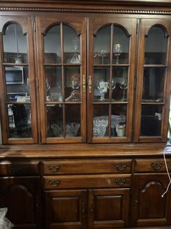 China Cabinet And hutch