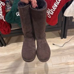 Women’s Brown Uggs Classic Tall (7) 