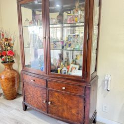 China cabinet 