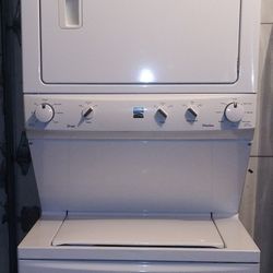 Like New Kenmore Stackable 
Washer- Electric Dryer Full Size
