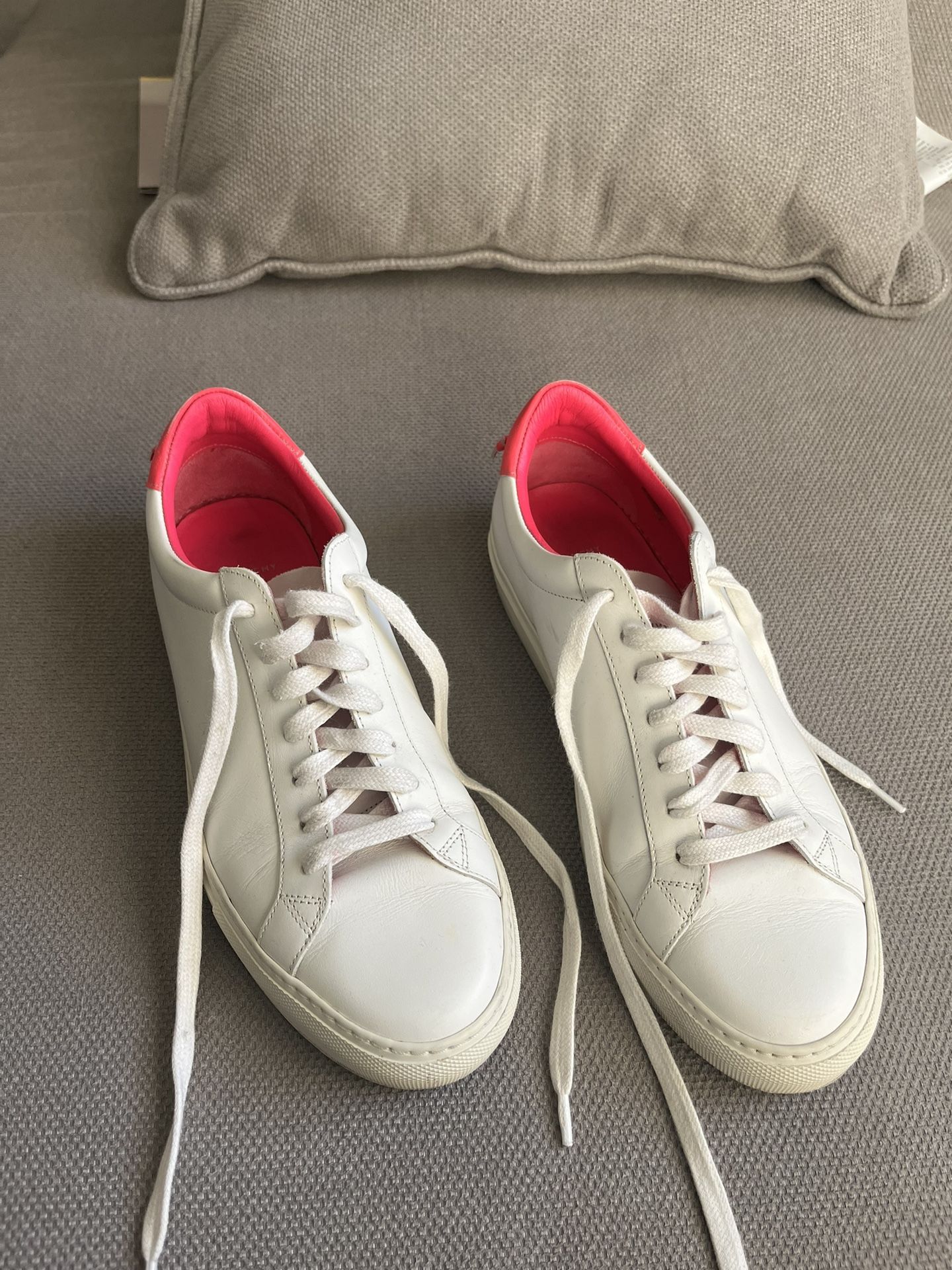 Givenchy Urban Knot Street Sneakers Pink and White Size 40