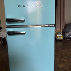 Galanz Mini Fridge