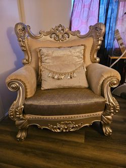 Baroque Style Carved Accent Chair