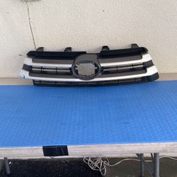 2017 2018 2019 TOYOTA HIGHLANDER FRONT GRILLE OEM