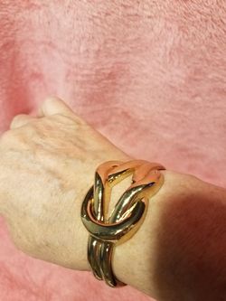 Gold knot cuff bracelet