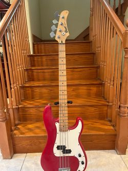 Cort Vintage Precision Bass