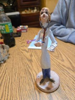 Vintage ceramic figurine it's an Italian art pottery piece