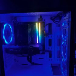 Gaming Pc + Keyboard and mouse 