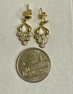 Aretes de oro de 14k con zirconias